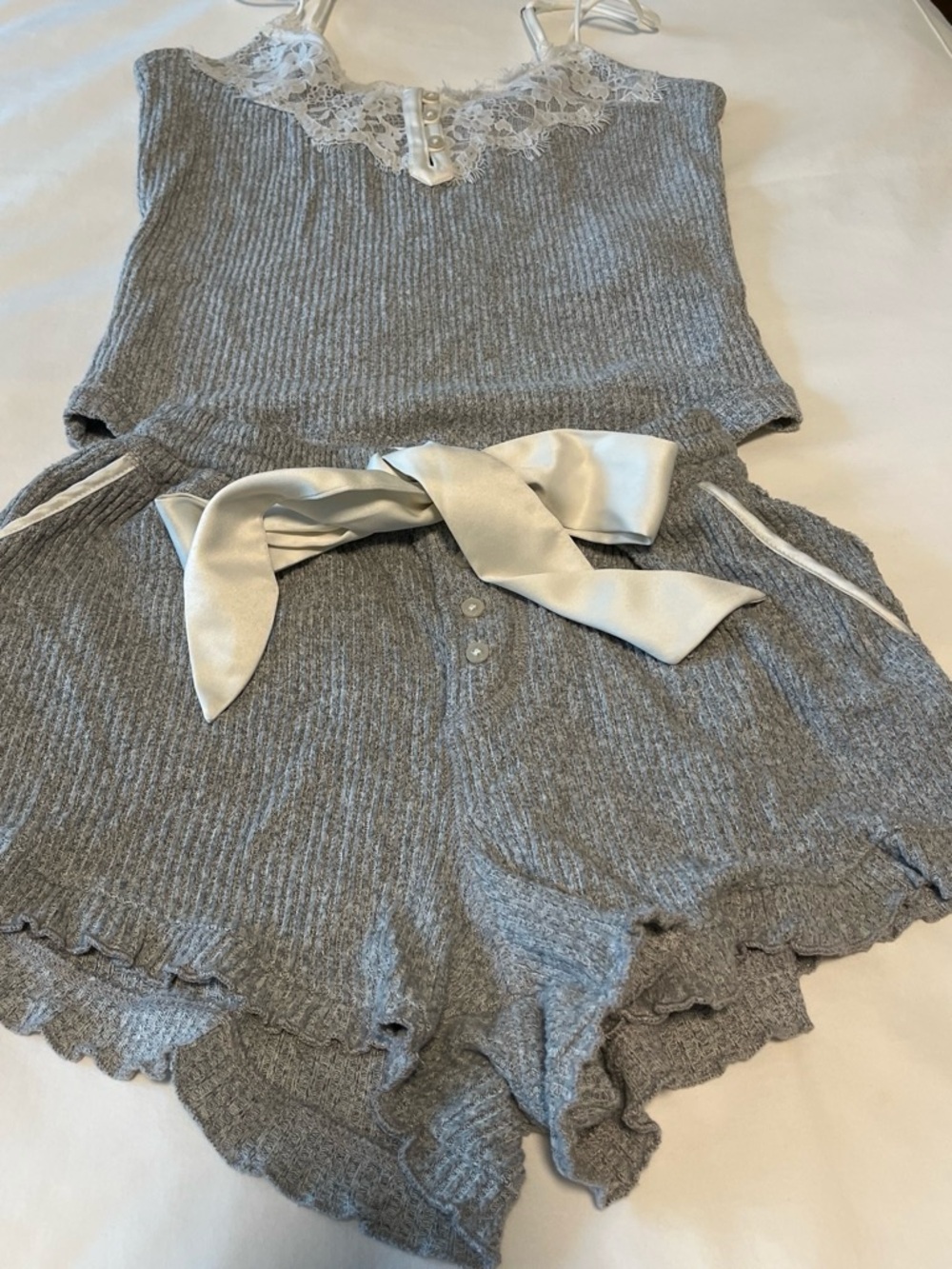 Abercrombie & Fitch Gray Ribbed Knit Shorts with Satin Tie